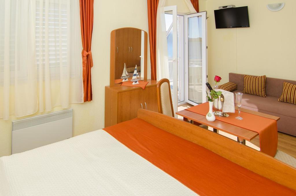 Bed & Breakfast Villa Vrgorac 奥瑞比克 外观 照片