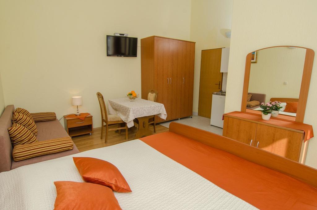 Bed & Breakfast Villa Vrgorac 奥瑞比克 外观 照片