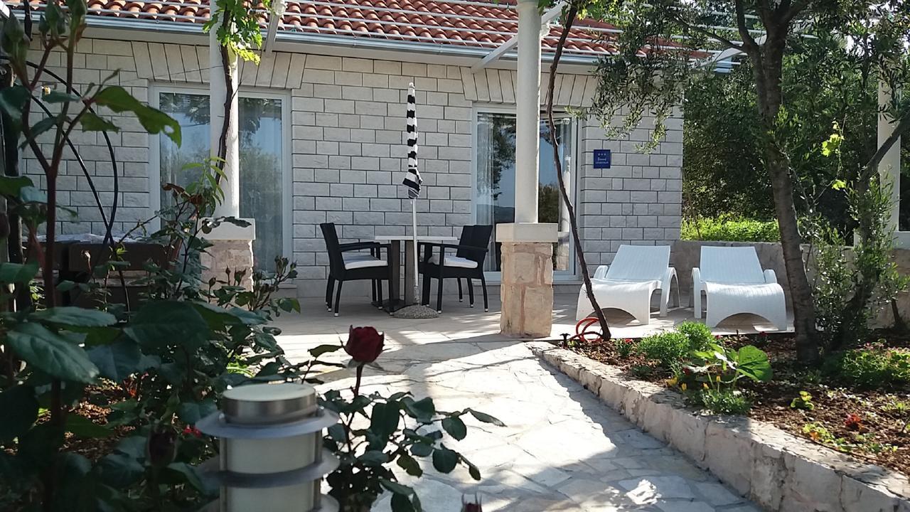 Bed & Breakfast Villa Vrgorac 奥瑞比克 外观 照片
