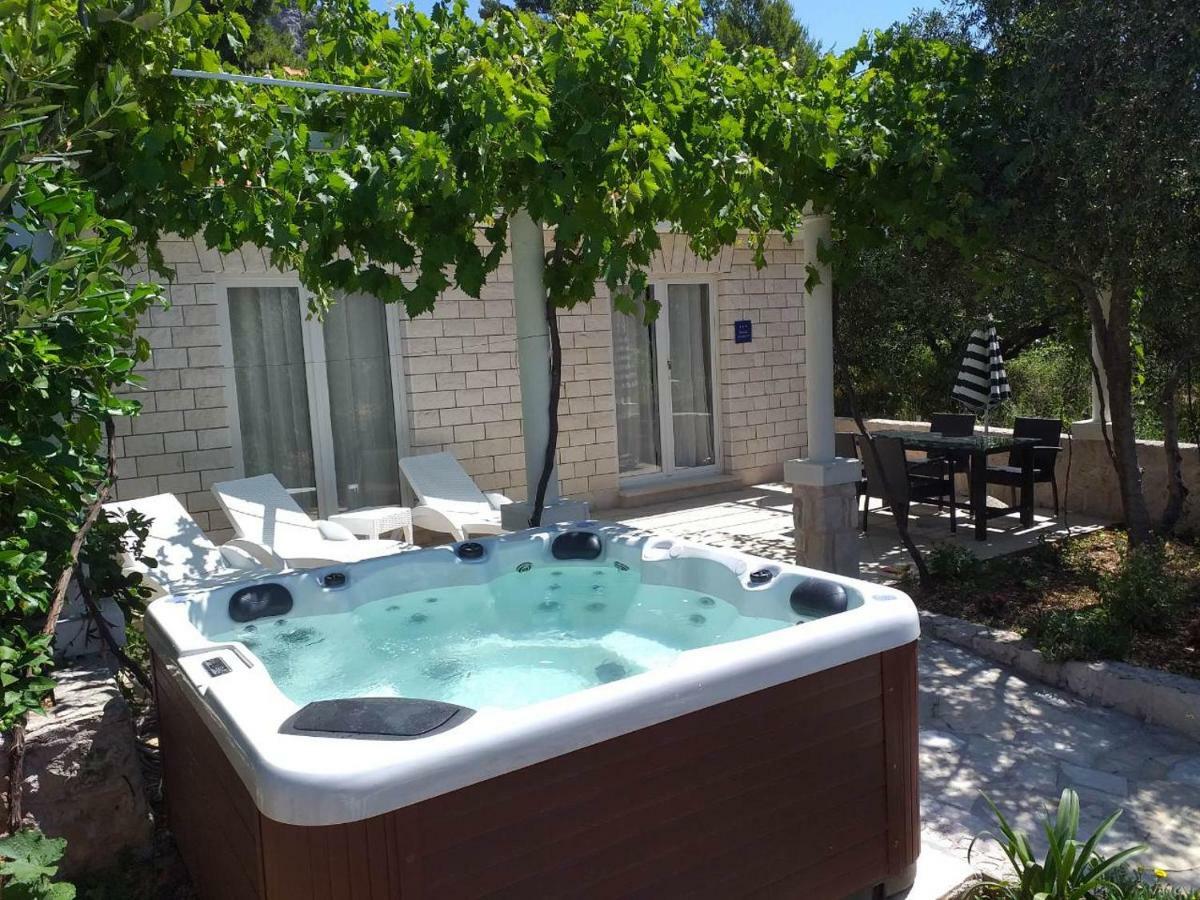 Bed & Breakfast Villa Vrgorac 奥瑞比克 外观 照片